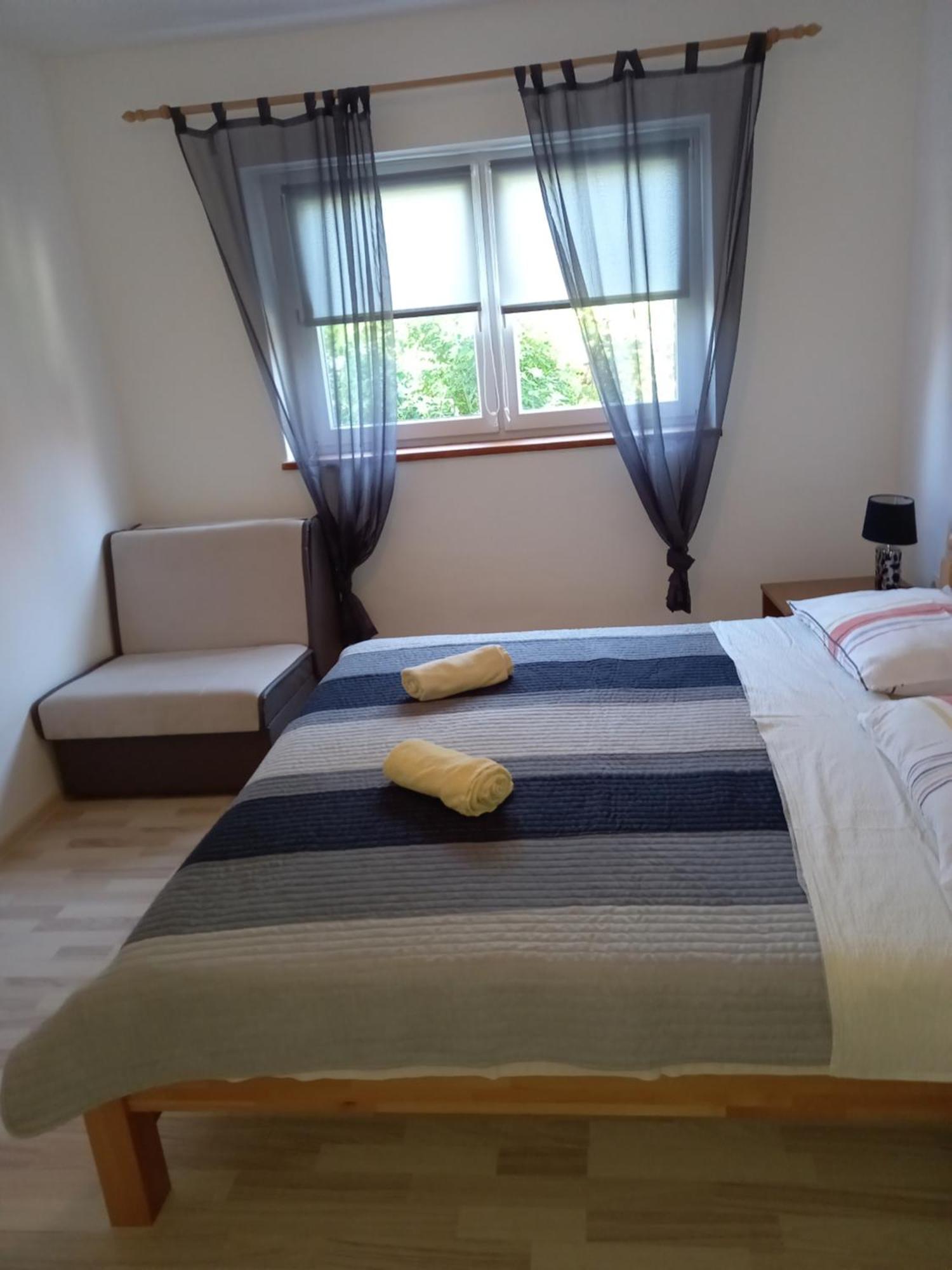 斯莫利亚纳茨Apartman Filip公寓 外观 照片